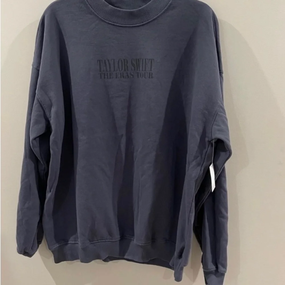 Taylor Swift Eras concert exclusive blue crew neck! - Picture 1 of 3